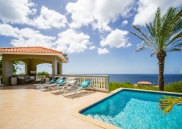 Villa with Pool and Ocean View for 8 people Located in Coral Estate Curaçao - DushiVilla